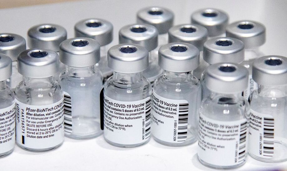 Mais 936 mil doses da vacina da Pfizer chegam ao Brasil