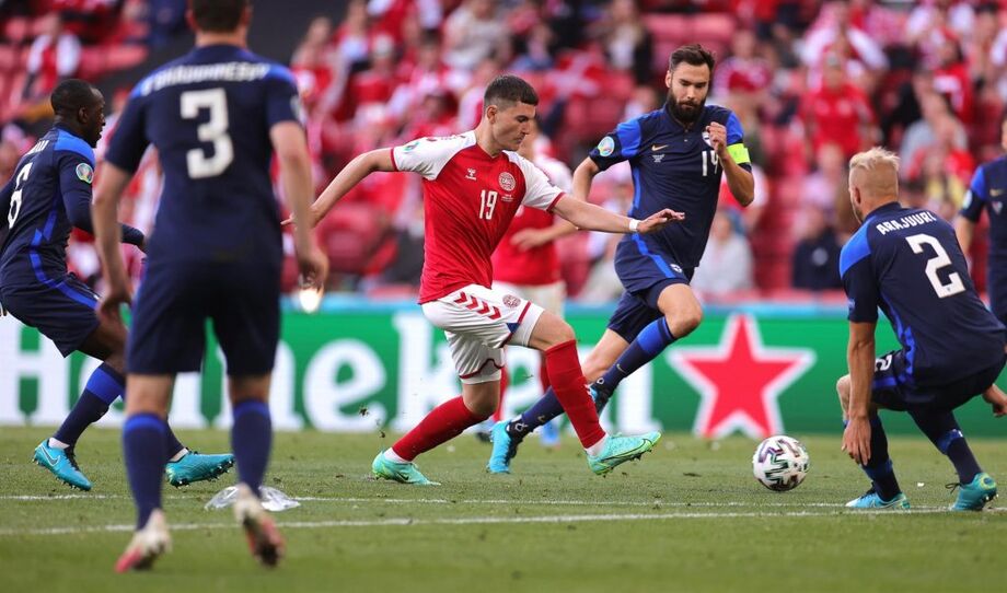 Retorno da partida de estreia da Eurocopa para 15h30 deste sábado.