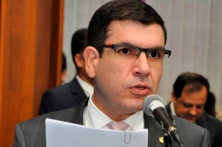 É inadmissível que uma viatura fique parada por falta de manutenção, reforçou o deputado