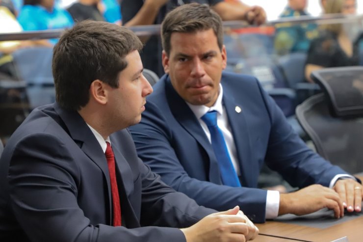 Os deputados estaduais João Henrique Catan (PR) e Capitão Contar (PSL)