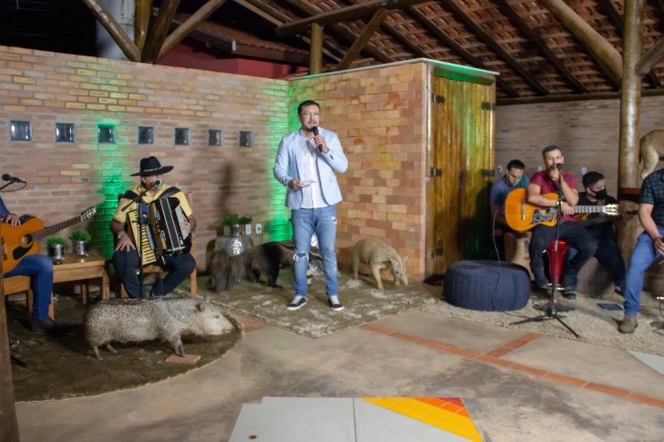 A live contou com a participação de Marlon Maciel, Thauanne Castro e artistas de Bonito