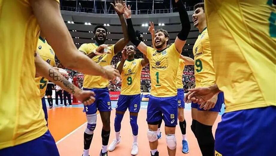 O Brasil entrou em quadra com algumas alterações e o sexteto formado por Leal, Wallace, Cachopa, Maurício Souza, Douglas Souza e Thales