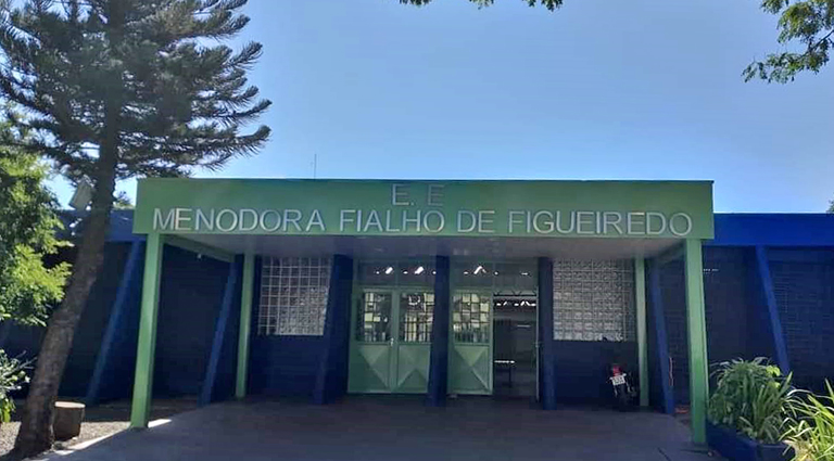 São obras de acessibilidade, pintura, readequações nas partes elétrica e hidráulica e reformas gerais.