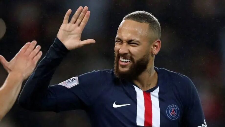 Jogador de futebol Neymar