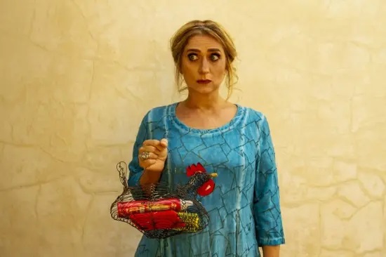 Carla Candiotto no monólogo 'O Despertar', de Franca Rame e Dario Fo, com direção de Neyde Veneziano