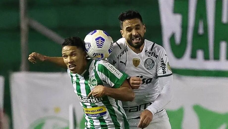Palmeiras se impõe no segundo tempo, vence o Juventude no Sul e ameniza pressão