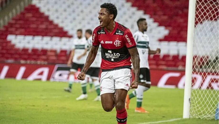 Flamengo faz jogo seguro, vence Coritiba e avança às oitavas da Copa do Brasil