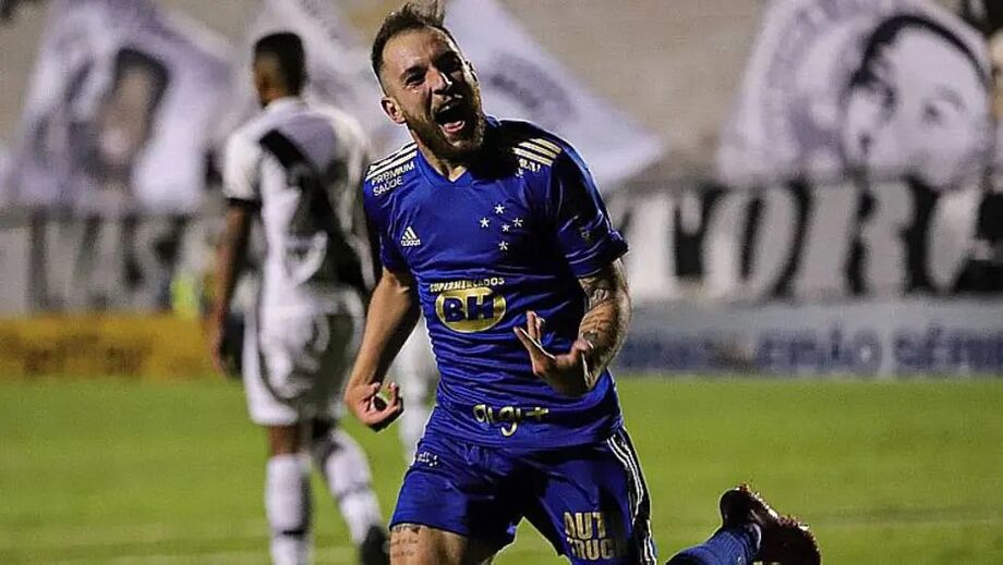 Cruzeiro vence a primeira e empurra a Ponte para a lanterna da Série B