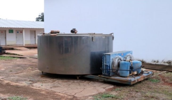 O leite processado é adquirido de pequenos produtores da região