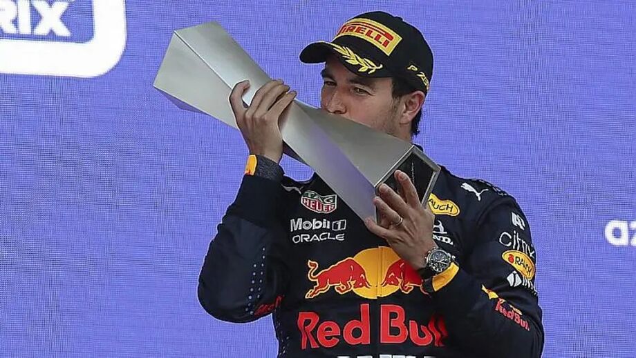 Max Verstappen bate, Hamilton erra e Sergio Pérez vence o GP do Azerbaijão
