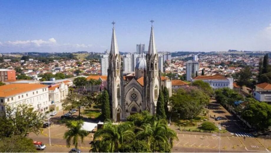 Vacinação em massa em Botucatu vai testar a efetividade da vacina Oxford/AstraZeneca contra as variantes da covid-19
