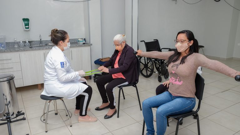 Após vencerem a fase aguda da Covid, muitas pessoas estão evoluindo com queixas respiratórias e motoras tais como fraqueza global e falta de ar para realizar pequenos ou médios esforços