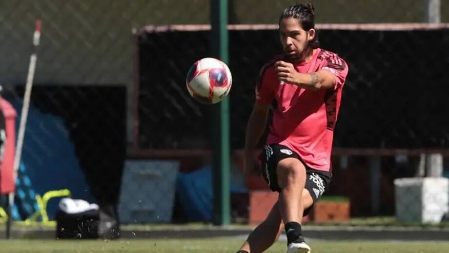 Benítez deve ser novidade no time do São Paulo para o clássico conra o Santos
