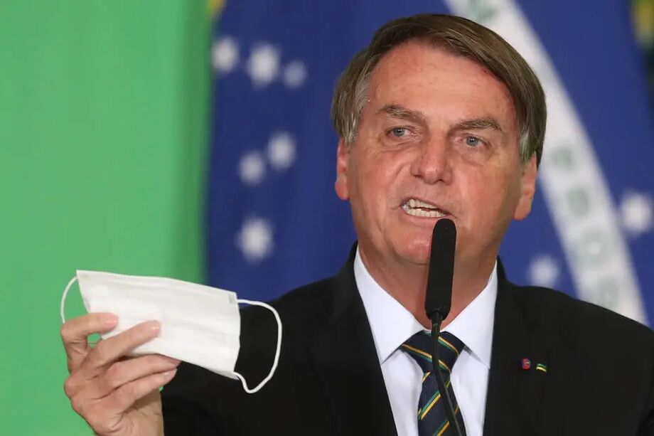 Mais cedo, o presidente havia reforçado críticas à legislação do Estado de São Paulo, que obriga o uso de máscaras em locais públicos e no transporte