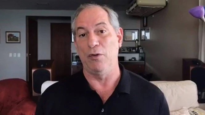 O ex-ministro Ciro Gomes (PDT-CE) defendeu o uso da palavra traidor para definir o presidente Jair Bolsonaro