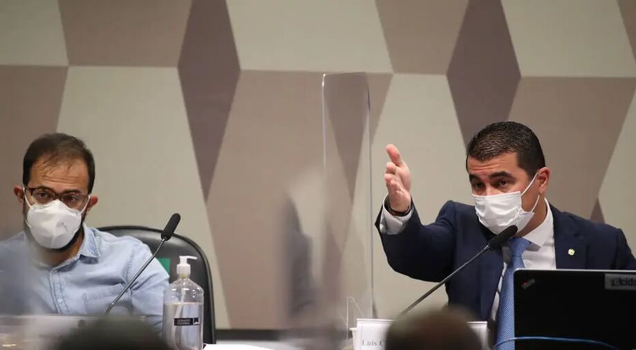 Deputado Luis Miranda e irmão, Luis Ricardo (esq), que é servidor da Saúde, prestaram depoimento à CPI