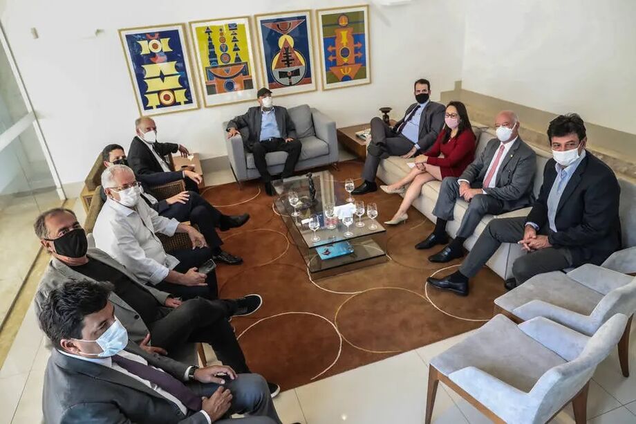 Encontro no Lago Sul, em Brasília, reuniu nomes de partidos como PSDB, DEM, MDB, Cidadania, Podemos, PV e SD