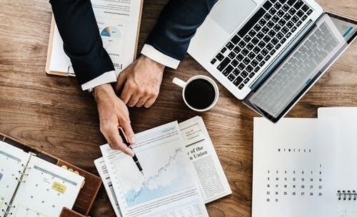 Um raio X do ambiente de negócios no Brasil, divulgado nesta terça-feira, 15, pelo Banco Mundial, mostra que é mais fácil abrir uma empresa