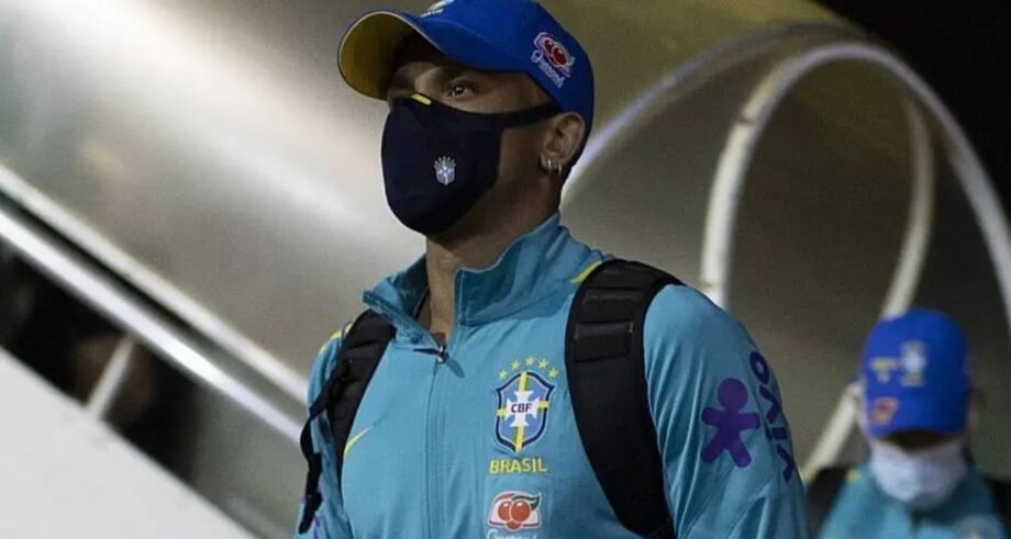 Danilo não quer participar de rodízio de Tite para se firmar na lateral da seleção