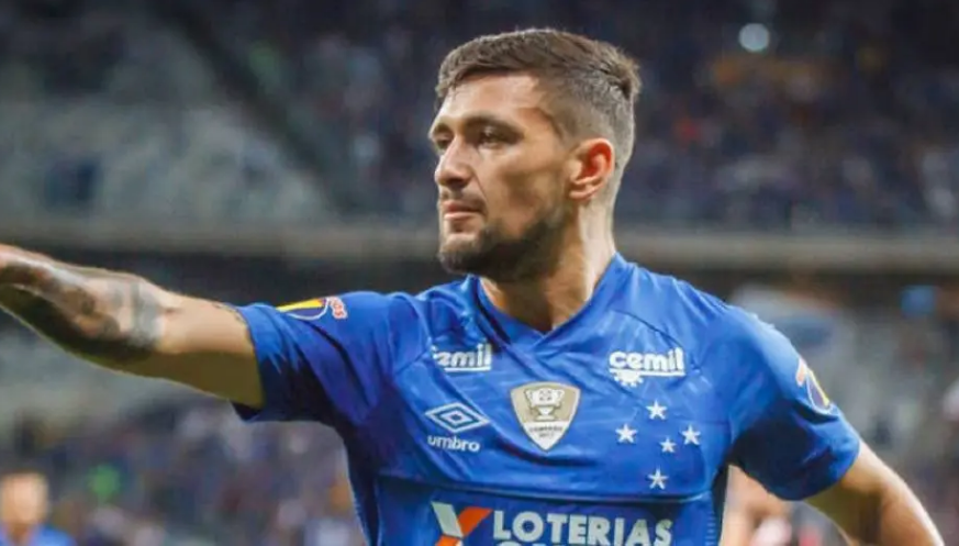 Arrascaeta vestiu a camisa do Cruzeiro entre 2015 e 2018
