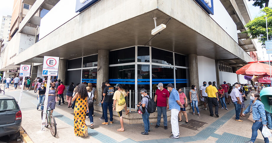 Fila em agência bancária da Capital