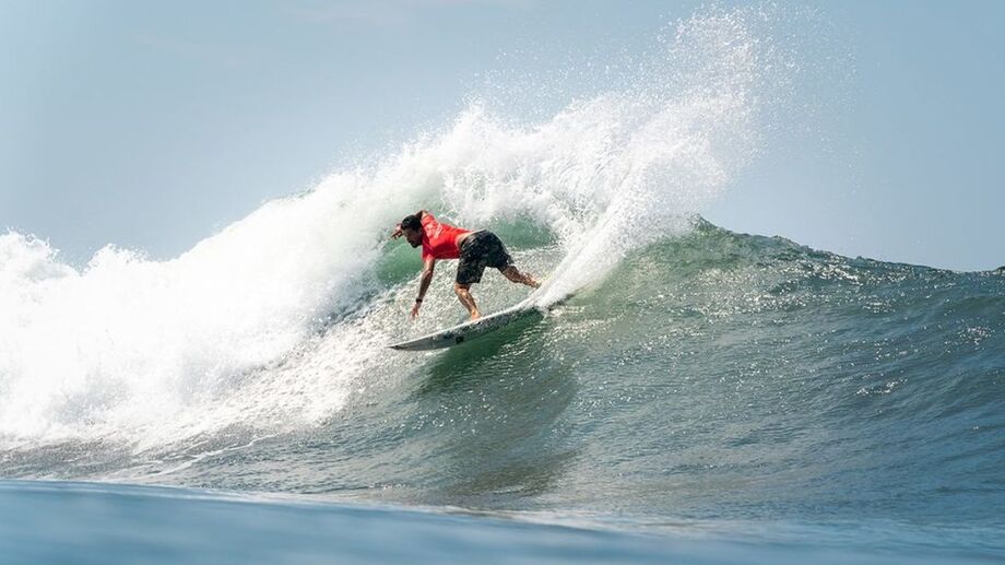 Filipe Toledo foi o grande destaque da 3ª etapa do Circuito Mundial de Surfe