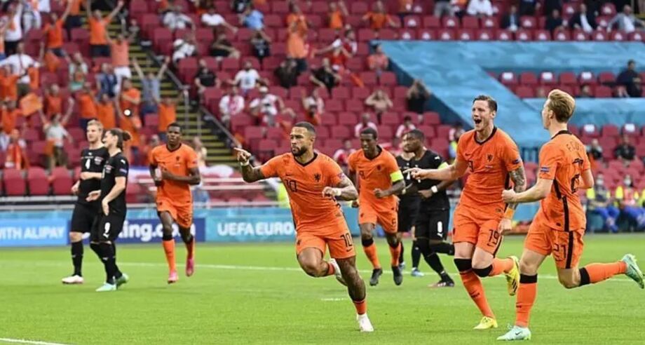 Holanda bate a Áustria pela Eurocopa