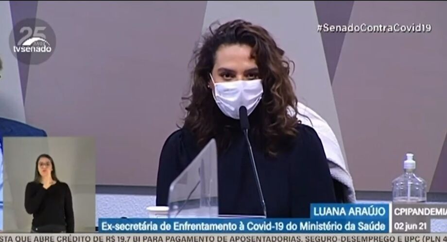 Depoimento da infectologista Luana Araújo está sendo apresentado pela TV Senado