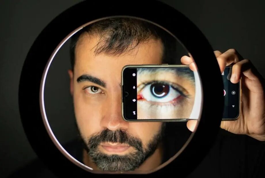 Ator e dramaturgo espelha peça na vida real