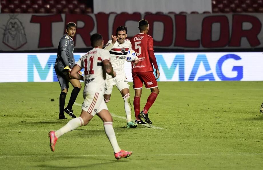 A goleada do São Paulo por 9 a 1 sobre o 4 de Julho, nesta terça-feira, pela terceira fase da Copa do Brasil, foi a segunda maior da história do clube atuando no Morumbi.
