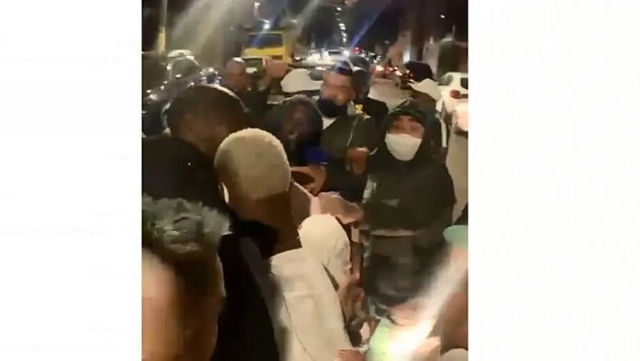Patrick de Paula, volante do Palmeiras, é flagrado por torcedores em festa clandestina
