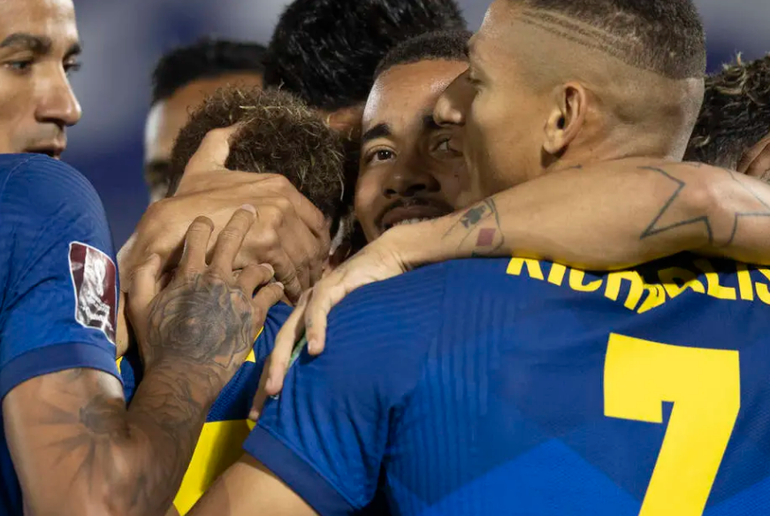 Após vitórias nas Eliminatórias, jogadores da seleção brasileira deixaram o Paraguai sem tomarem a vacina contra covid-19
