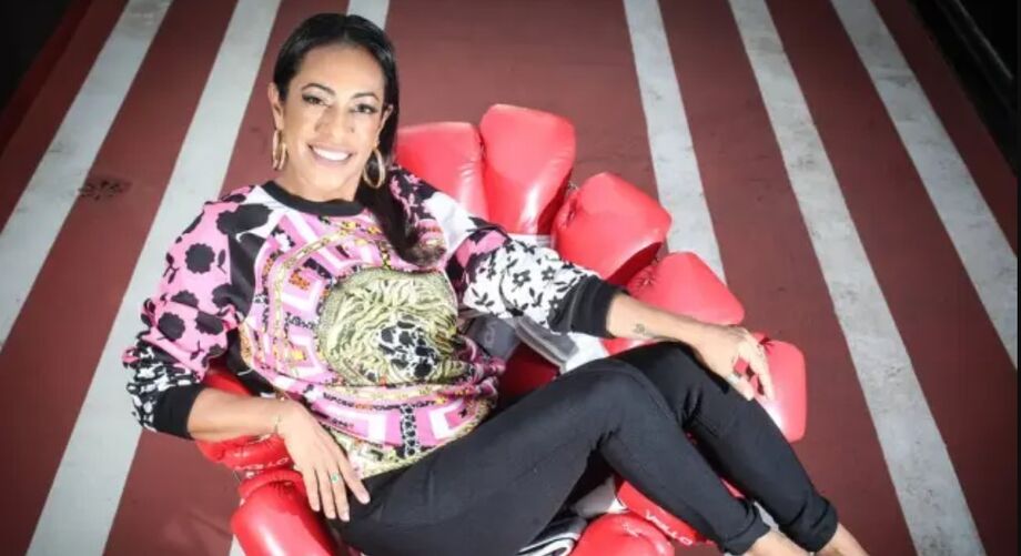 A atriz Samantha Schmütz teve o perfil no Instagram reativado neste domingo,13