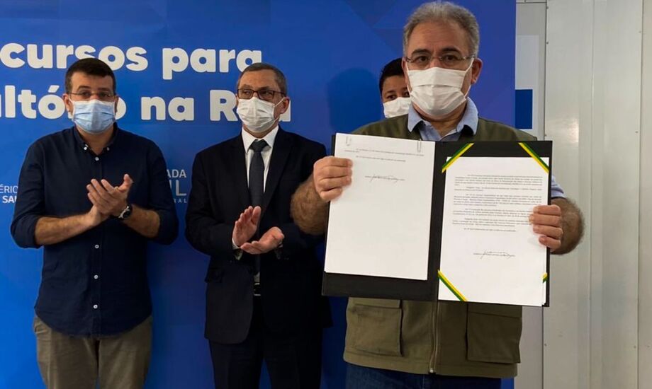 Ministro da Saúde enaltece importância da imunização contra covid-19
