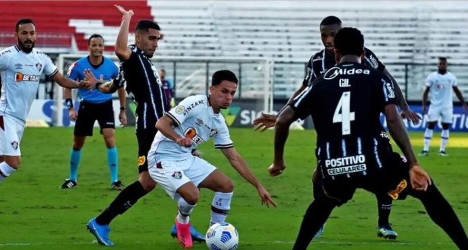 Com um a menos, Fluminense arranca empate contra o Corinthians