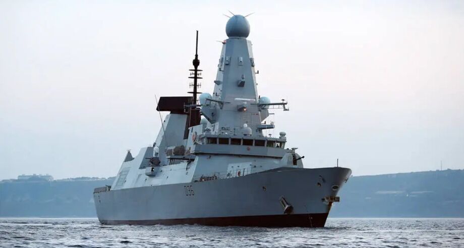 O destroier HMS Defender, navio de guerra da Marinha Real Britânica