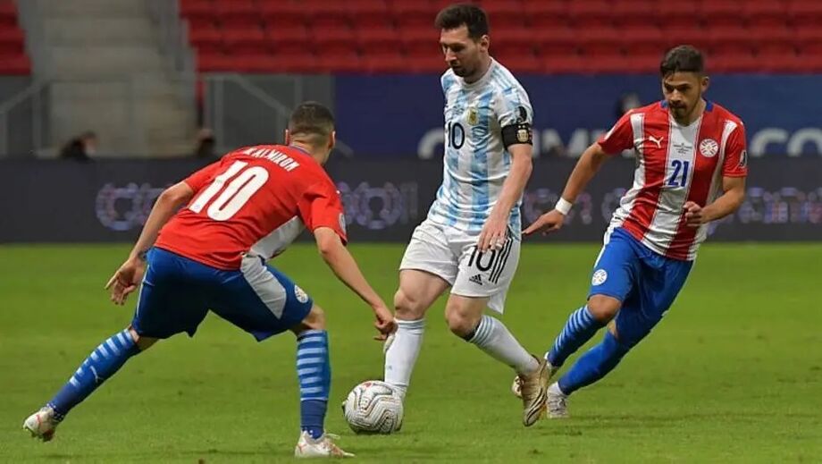 Seleções da Argentina e Paraguai mediram forças nesta segunda-feira em Brasília