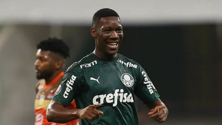 O jovem meio-campista Patrick de Paula