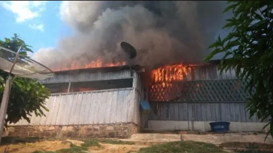 Garimpeiros incendiaram casas de indígenas na região de Jacareacanga, no Sudoeste do Pará