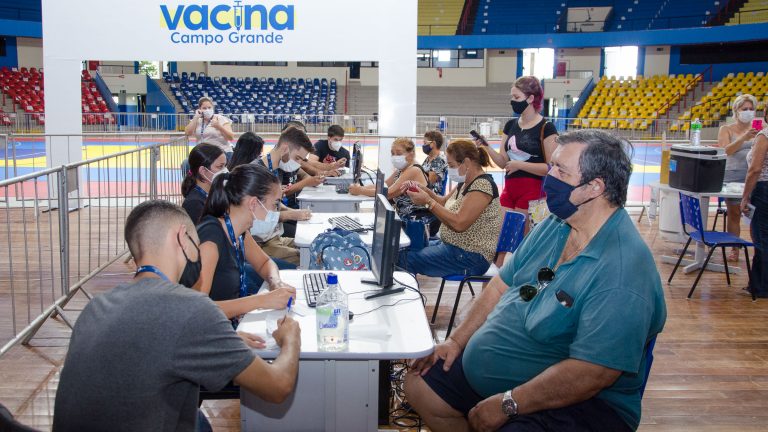 Vacinação contra a Covid-19 em Campo Grande