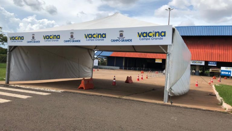 Drive-thru Ayrton Senna é um dos pontos de vacinação da Capital