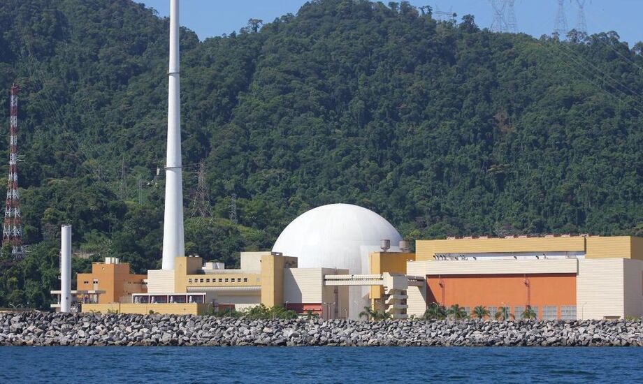 A Usina Nuclear Angra 2 iniciou parada de reabastecimento na madrugada de hoje (6) e ficará desligada