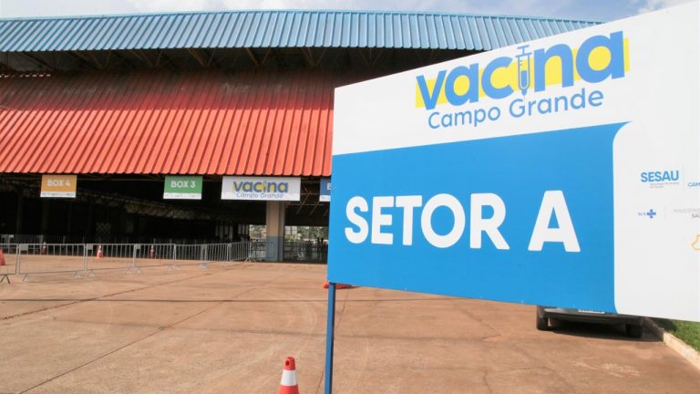 Drive-thru Ayrton Senna é um dos pontos de vacinação da Capital