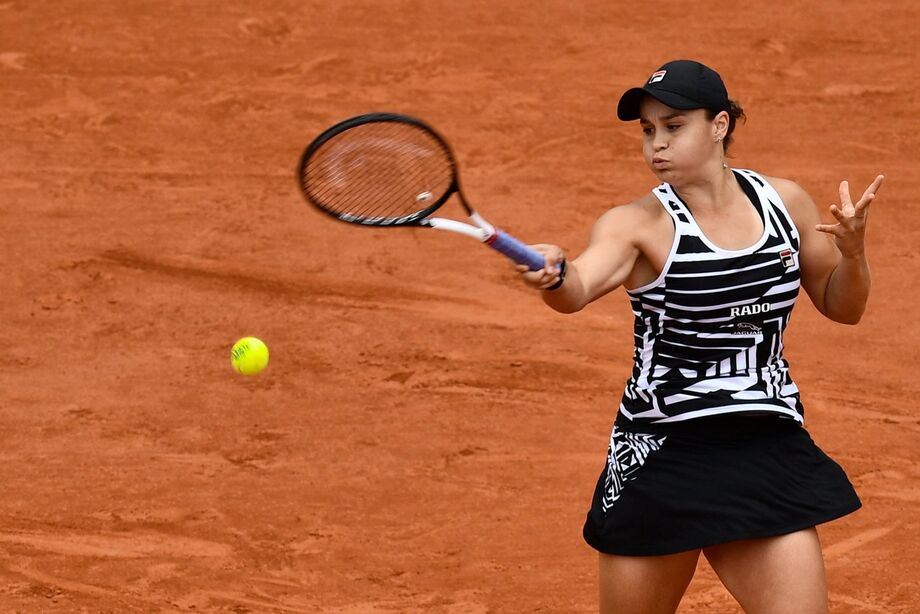 Número 1, Barty passa às oitavas em Wimbledon e encara campeã de Roland Garros