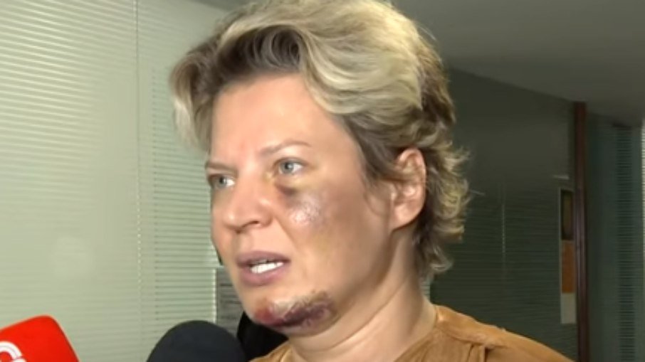 A deputada foi durante agredida