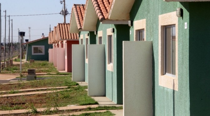 Governador repassa recursos para habitação