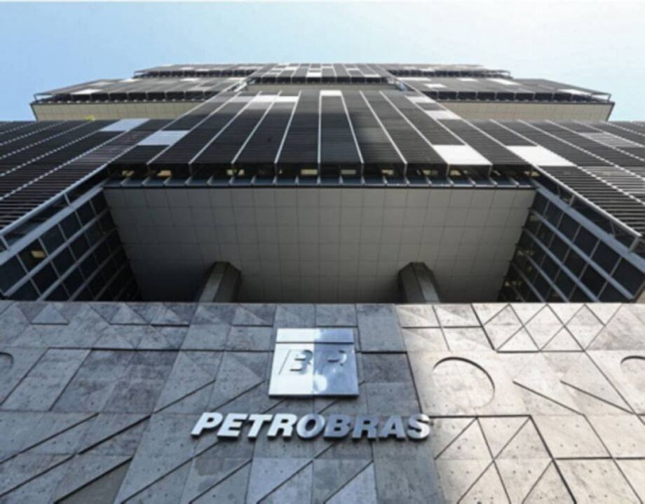 Ações da Petrobras impedem queda forte no fechamento do Ibovespa