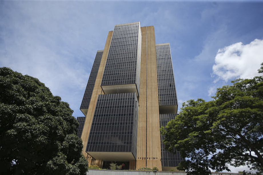 Compra de ouro pelo Banco Central foi uma forma de diversificar a carteira, diz especialista.