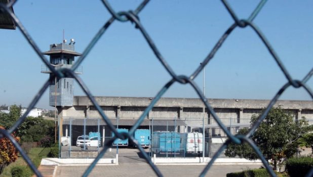 Segundo instituto, custo por detento pode dobrar em unidades prisionais privatizadas.