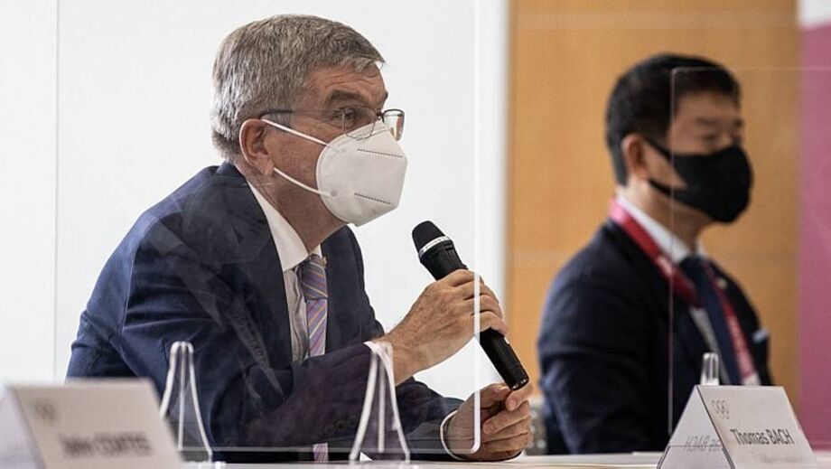 O presidente do Comitê Olímpico Internacional (COI), o alemão Thomas Bach, participa de evento em Tóquio
